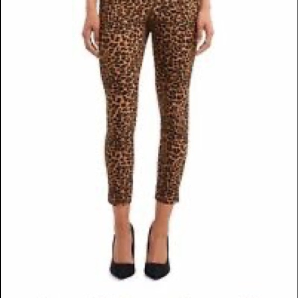 TIME & TRU Leopard Print Stretch Pull …